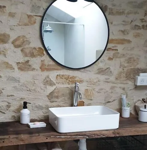 Cosy 2 à 4 Personnes Campagne Proche Hébergement de vacances *